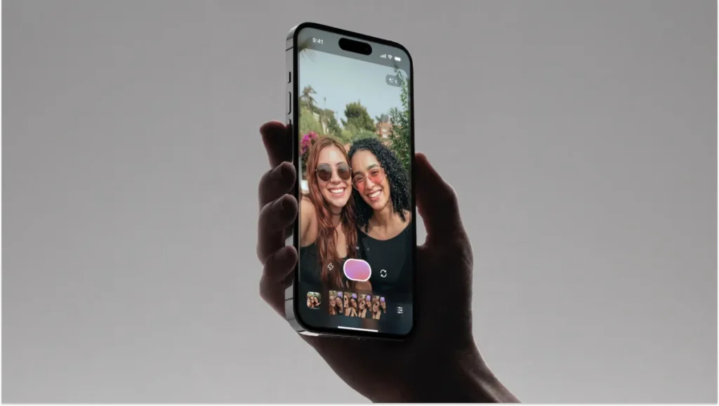 Former TikTok execs built an app that uses AI to teach you how to pose for a photo